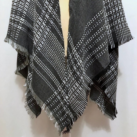 NWOT Knit Poncho-Ruana for Women OS - Picture 4 of 8